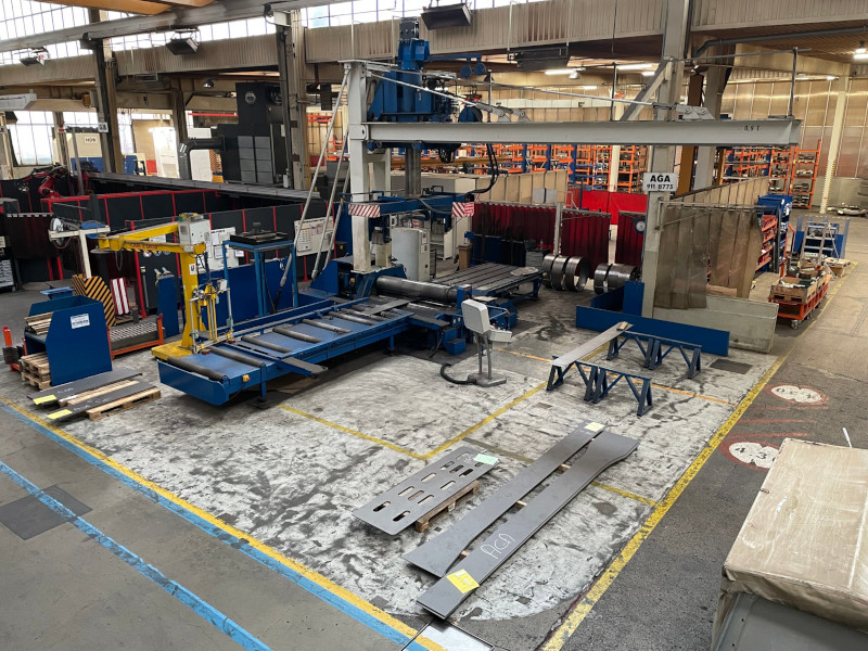 rolling machine for the manufacture of excavators